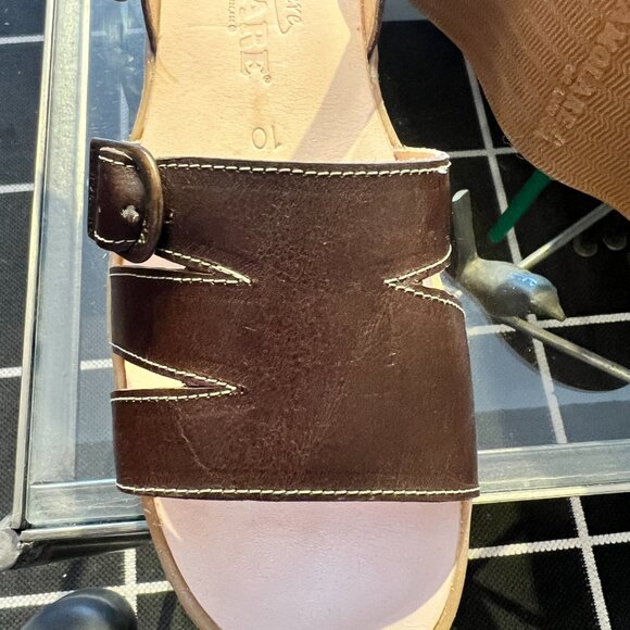 FAMOLARE - NEW - Honey Buckle - Earth (Dark Brown with Contrast Stitching) - Picture 6 of 8